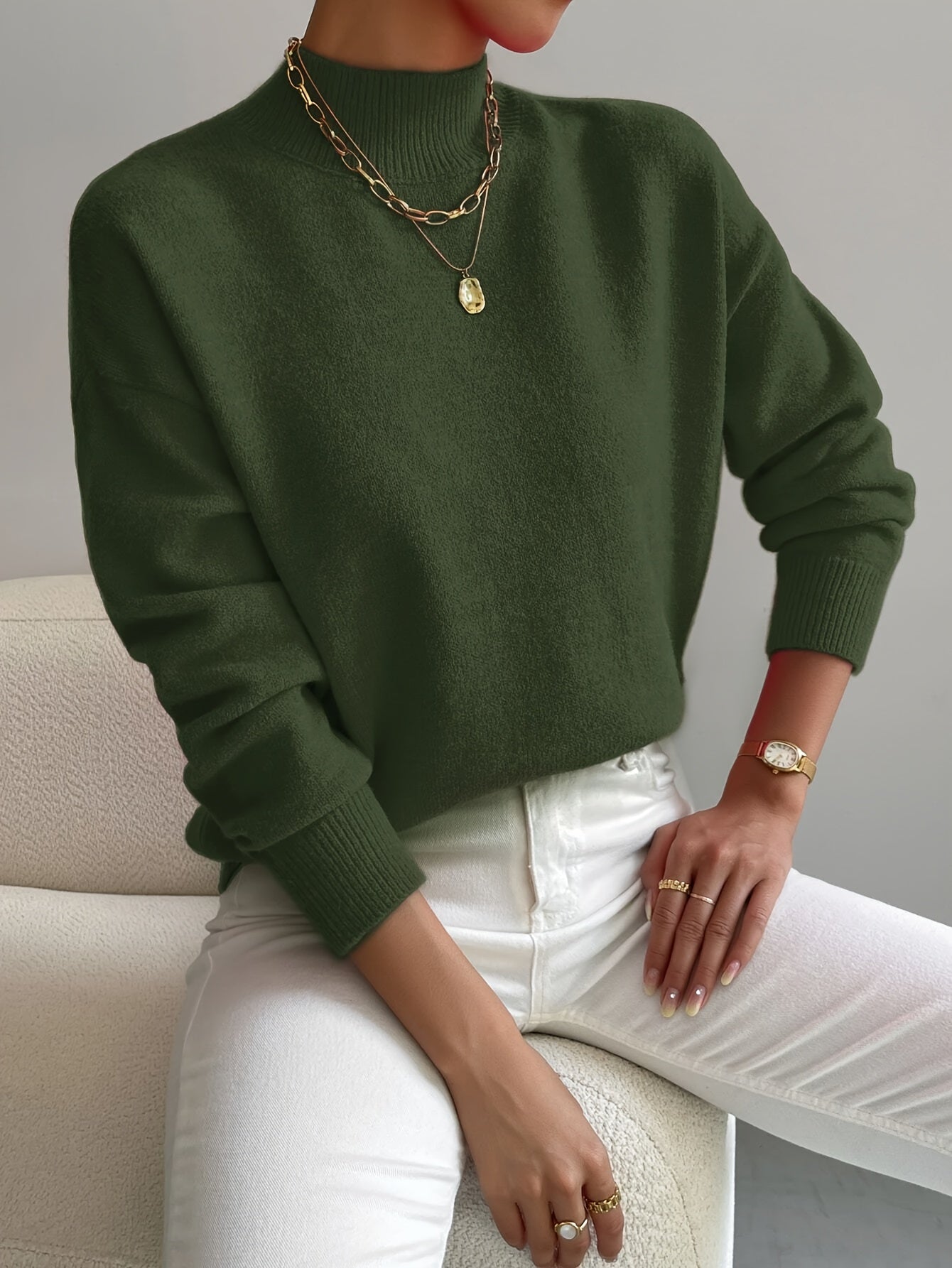 Classic High Neck Sweater – Weicher Strickpullover für mühelose Eleganz